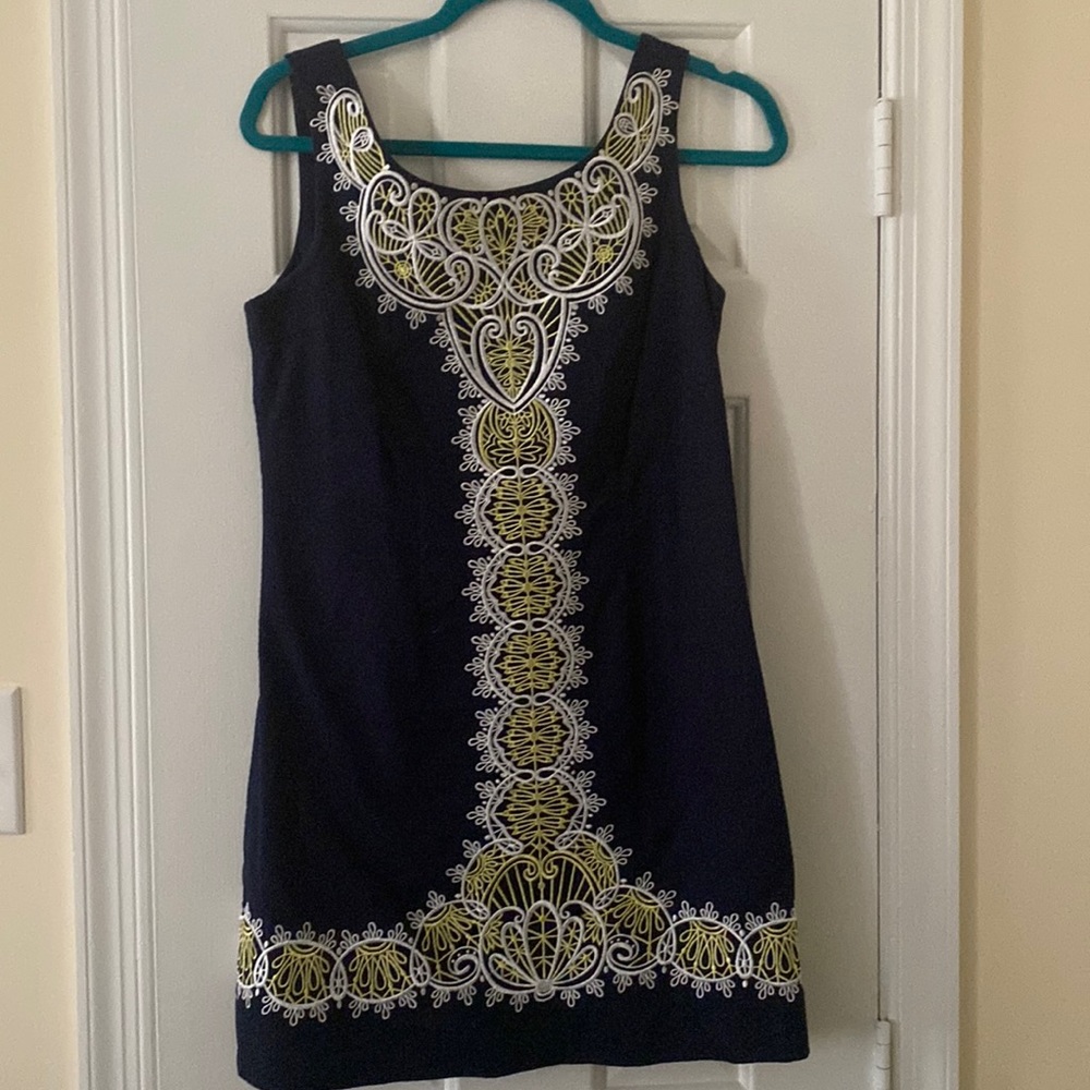 Lilly Pulitzer shift dress, navy embroidered, sz 6